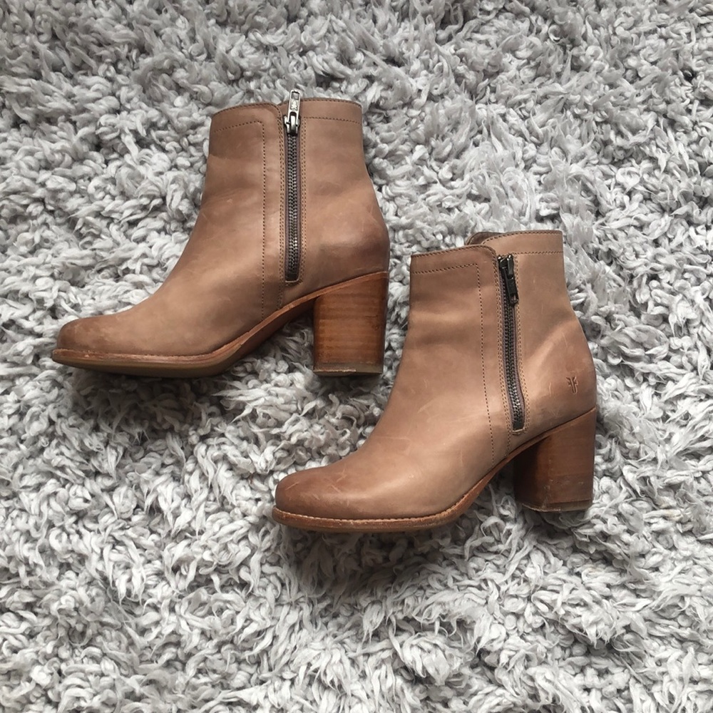 Frye Boots Addie Double Zip Booties in Dusty Rose - Picture 4 of 5